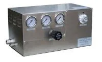 Газовый смеситель двухкомпонентный Pusher M273-50 50m3/h; обл. прим.: Углеки́слый газ,  Аргон, Азот, Кислород, Гелий, Водород; входное давление: 7 - 10 бар; выходное давление: 0,5 - 4 бара; газовые соединения: 0.5”FNPT