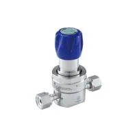 Регулятор AMFLO UHP AU23 Материал: Код ZS (Body,Poppet, Nozzle,Gland-SUS316L;Diaphragm-Hastelloy®C-22,Seat: PCTFE) ; Поверхность 0.25 um; 3х портовый, вх. давл. 206 бар, CV-0.9
